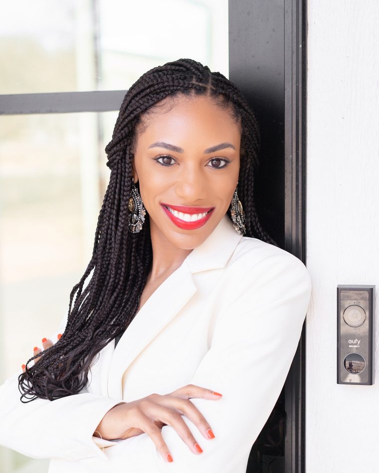 Lauren Washington, Designated Broker of PinkSlip RE